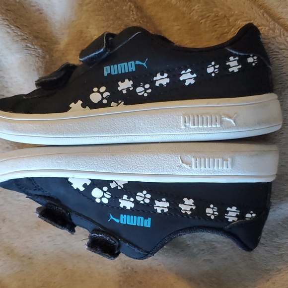 (3 For $20) Puma kids shoes - Picture 3 of 7